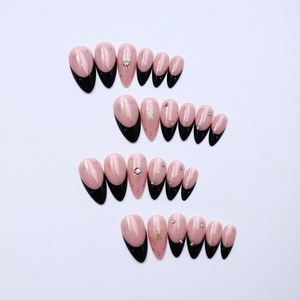 <span class=keywords><strong>Uñas</strong></span> Postizas Acrílicas Hechas a Mano con Diseños Y2K Oscuros, <span class=keywords><strong>Uñas</strong></span> Francesas <span class=keywords><strong>Negras</strong></span> con Estrellas Plateadas y Cristales, Puntas <span class=keywords><strong>de</strong></span> <span class=keywords><strong>Uñas</strong></span> Medianas en Forma <span class=keywords><strong>de</strong></span> Almendra - Product Image 4