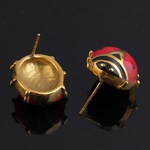 Pendientes Magnéticos de Acero Inoxidable con Diseño de Mariquita Esmaltada a Color Personalizados de Fábrica para Hombres y Mujeres - Product Image 4