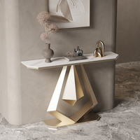 Table console moderne de luxe avec plateau en marbre pour salon de villa, meuble de maison durable avec base sur piédestal