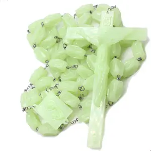 Religieuze Sieraden Cross Bead Lichtgevende Plastic Gloeiende In Dark Gebed Rose Kralen Christendom Muur Rozenkrans Christus Ketting