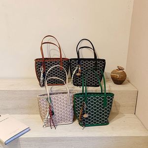 2025 Model High-quality Ladies' Bucket Bag. the <b>Handbag</b> Is Made of PU Material. Suitable for Daily Use. - Product Image 6