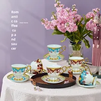 Ensemble tasse et soucoupe à café en porcelaine fine Karosa, motif feuille d'érable dorée en relief, finition luxueuse plaquée or, thé