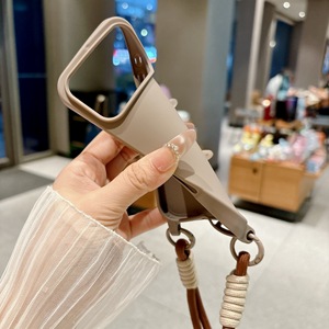 Funda Protectora Flexible de TPU Color Caramelo con Correa de Muñeca de Silicona Anticaídas para <span class=keywords><strong>iPhone</strong></span> 17 16 15 14 <span class=keywords><strong>13</strong></span> 12 11 - Product Image 3