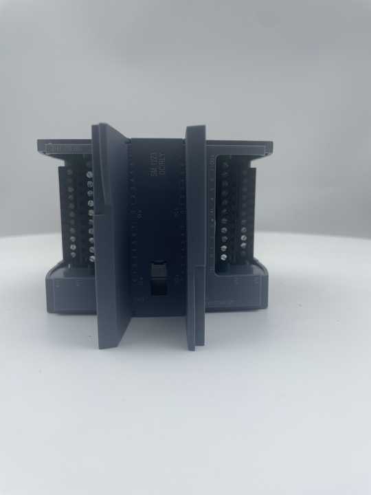 Made in Germany  Input/output Module 16 Input 16 Output Relay Compatible 6ES7223-1PL32-0XB0 S7-1200 2years Warranty