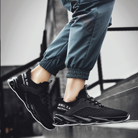 Baskets de sport polyvalentes et ergonomiques ultra-légères pour hommes, idéales pour la marche et la course, collection 2026 – Vente en gros directe usine
