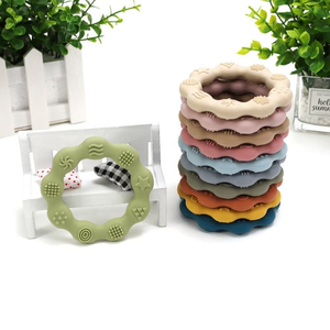 Nouveaux anneaux <span class=keywords><strong>de</strong></span> <span class=keywords><strong>dentition</strong></span> en <span class=keywords><strong>silicone</strong></span> pour bébé, jouet souple sans BPA pour 0-4 ans, couleurs personnalisables - Product Image 2