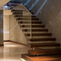 Einfach zu Installierende Stringer-Treppe mit Minimalistischem Design und Rutschfesten Stufen aus Holz, Marmor oder Glas, Gerade Treppen