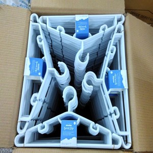 Nuovo Design caldo bel colore materiale ambientale Non antiscivolo vestiti a buon mercato appendiabiti in plastica con <span class=keywords><strong>testa</strong></span> rotante - Product Image 6