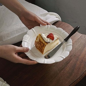 Plato de Cena Romántico con Diseño de Pétalos Blancos, Cerámica, Apto para Microondas y Lavavajillas, Ecológico, para Bodas, Restaurantes y Pastelería - Product Image 3