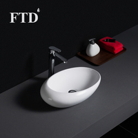 Vasque à poser en céramique blanche pour salle de bain, design moderne et unique, qualité hospitalière, garantie 5 ans, pour villa privée