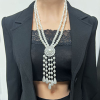 Collier de perles goutte d'eau, luxe léger, style palais rétro de niche, robe de mariée, collier à pampilles exagérées