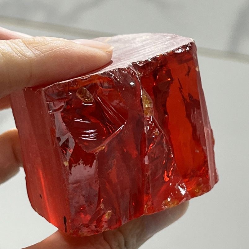 Diamant Brut Naturel Rouge De 3.07 Carats - Qualité Fancy, Non Taillé, Origine Afrique Du Sud
