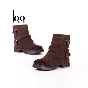 Bottes à semelle intermédiaire rétro pour femmes avec surface en cuir chaude et à la mode, semelle extérieure en caoutchouc, talon épais, chaussures pour femmes à la mode - Product Image 4