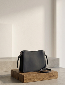 Sac à bandoulière minimaliste en cuir gris pour femme, convertible en sac à main, spacieux, décontracté, pour le quotidien et les voyages, avec sangle - Product Image 6