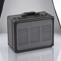 Boîte de rangement pour cartes sportives gradées en aluminium personnalisée pour cartes gradées P-S-A BGM avec couvercle en acrylique 3 rangées avec surface en fibre de carbone