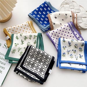 Bolso Pequeño de Moda con Estampado de Lunares y Flores Dulces 2025, Bolso de Mano con Cinta para el Cabello, Bufanda Delgada de Seda para Damas - Product Image 2