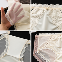 Braguitas de lencería de seda satinada hueca, cómodas, sin costuras, de cintura media, amigables con la piel, con encaje, para mujer, venta al por mayor.
