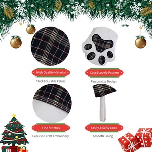 2026 उच्च गुणवत्ता वाले लाल सफेद प्लेड कुत्ते पालतू क्रिसमस स्टॉक नई शैली प्लग सबलिमिनेशन पाव कढ़ाई सजावट - Product Image 4