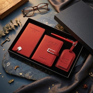 Ensemble cadeau <span class=keywords><strong>de</strong></span> voyage en cuir PU : porte-passeport, étiquette <span class=keywords><strong>de</strong></span> bagage, bloc-notes et carnet – Coffret cadeau d'affaires en gros - Product Image 1