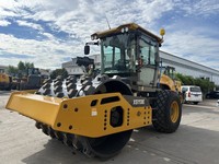 Nouveau Compacteur Vibratoire Monocylindre XS113E de 11 Tonnes pour Terrassement et Travaux de Construction - En Vente