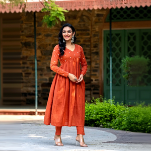 RoyalCraft JAIPURI Broderie indienne traditionnelle Orange Saree Robe Anarkali en rayonne Matière Georgette Banarasi Shalwar Kameez - Product Image 1