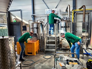 Fermenteur conique à double enveloppe 500L SUS304 pour <span class=keywords><strong>la</strong></span> fermentation de <span class=keywords><strong>la</strong></span> bière - Product Image 3