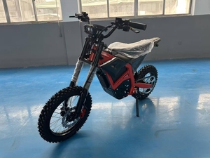 Moto tout-terrain <span class=keywords><strong>électrique</strong></span> 48V au lithium sans balais <span class=keywords><strong>2000W</strong></span>/3000W/4000W longue portée 65km/h Moteur 20AH/24Ah Pitbike de route Vente en gros Usine ODM - Product Image 2