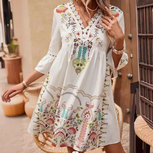 Vestido Nuevo de Verano con Estampado Étnico y Cuello en V Estilo Bohemio, Éxito de Ventas en Europa - Product Image 5