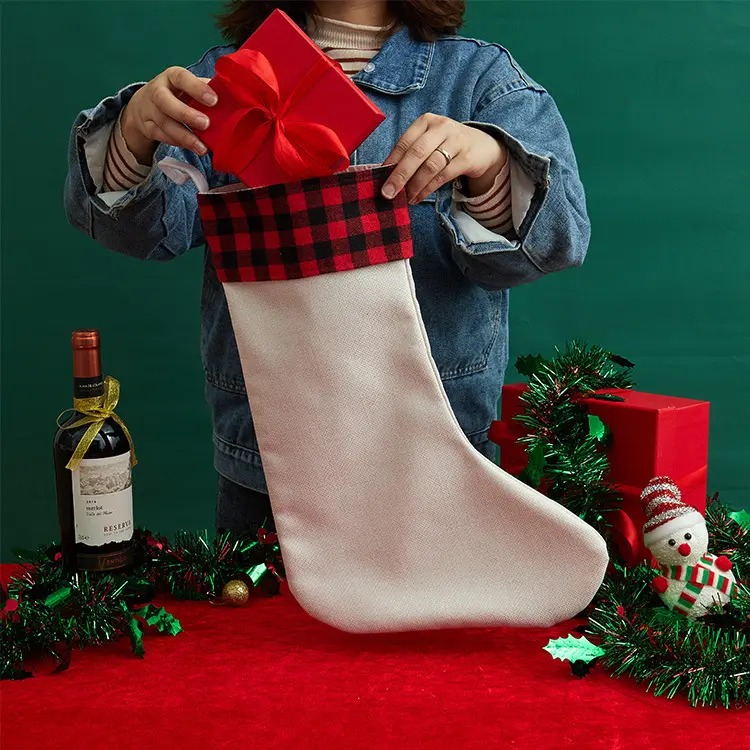 Stoking Sublimasi Besar Dekorasi Kaus Kaki Santa Kotak-kotak Natal Kosong untuk Ornamen Hadiah Natal
