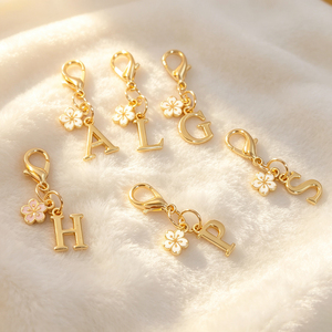 Fashion Alphabet Letter Keychain Enamel Flower Heart Charm Metal Lobster Clasp <b>Key</b> <b>Ring</b> <b>Bag</b> Pendant Accessories Wholesale - Product Image 4