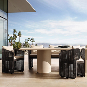 Ensemble de chaises et table de salle à manger en rotin pour l'extérieur, meubles de jardin carrés avec mobilier d'extérieur pour villa - Product Image 1