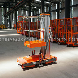 Charge de levage en alliage d'aluminium à mât unique à entraînement hydraulique 125kg équipée de pieds de support pour le <span class=keywords><strong>nettoyage</strong></span> du lustre du hall de l'hôtel - Product Image 4