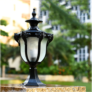 Lámpara de Jardín LED de Estilo Europeo Vintage, Retro, Clásica, Tipo Poste, para Colgar en la <span class=keywords><strong>Pared</strong></span>, para Exteriores, Hoteles y Resorts - Product Image 2