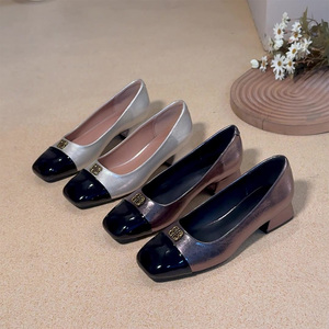 <span class=keywords><strong>Scarpe</strong></span> da Donna Retrò con Blocchi di Colore e Punta Quadrata, Nuova Collezione 2026, <span class=keywords><strong>Tacco</strong></span> <span class=keywords><strong>Basso</strong></span> e Spesso - Product Image 2