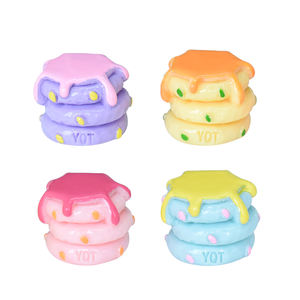 Populares cabujones de resina con forma de pastel dulce para figuras de comida en miniatura de casas de muñecas y decoraciones DIY para llaveros - Product Image 6