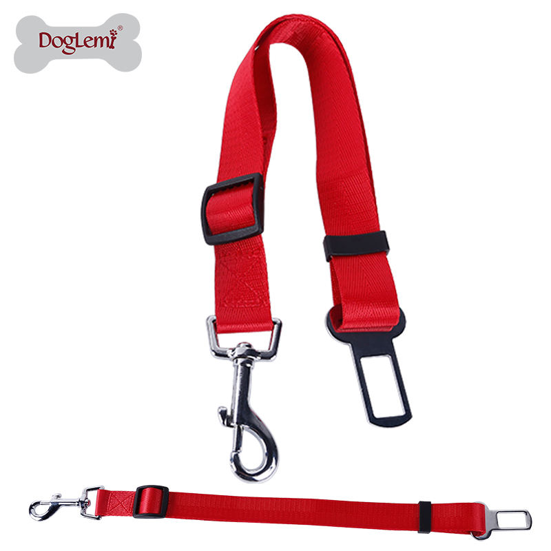 เข็มขัดนิรภัยรถสีแดง