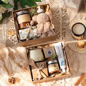LANJO Bougie en cire de soja parfumée faite à la main, style Forêt Nordique, avec ours en peluche et Tillandsia, souvenir de mariage, cadeau de mariage - Product Image 3