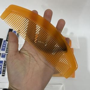 Peine para el cabello de estilo antiguo, peine para el cabello en forma de media luna, 1 yuan al por mayor, 2 yuan al por mayor. - Product Image 2