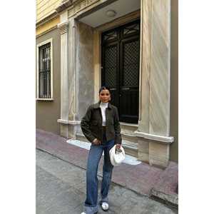 Veste kaki pour femme avec col chemise et détail poche - Product Image 3