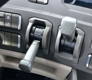 Camión Tractor Howo MAX 6x4 Usado de Segunda Mano con 460 hp, Transmisión Manual y Motor Alemán MAN - Product Image 6