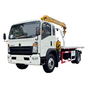 Dépanneuse multifonctionnelle HOWO 4x2 à plateau avec grue à flèche droite de 6,3 tonnes, camion de remorquage Sino à plateau coulissant pour le sauvetage en cas d'accident - Product Image 1