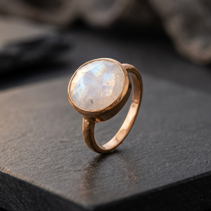 Anillo Hecho a Mano de Plata de Ley Chapado en Oro de 18K con Piedra Lunar Arcoíris para Aniversario - JAIPUR GEMS JEWELRY - Product Image 4
