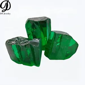 Pietra preziosa verde smeraldo Zirconia cubica sintetica pietra grezza brillante CZ materia prima
