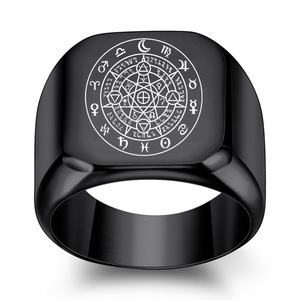 Bague Constellation Carrée pour Homme 18 mm, Or Gravé au Laser, Design Zodiaque, Bijou Cadeau - Product Image 4