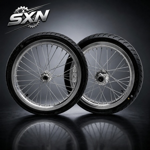 ชุดล้อซุปเปอร์โมโตขนาด <span class=keywords><strong>17</strong></span> นิ้ว <span class=keywords><strong>1.60</strong></span> 2.15 พร้อมยาง CST สำหรับรถมอเตอร์ไซค์ไฟฟ้า Sur-Ron Light Bee สีเงิน อลูมิเนียม CNC - Product Image 3