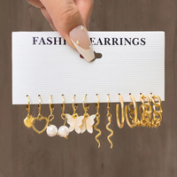 Venta al por Mayor de Aretes de Moda en Oro Metálico con Perlas para Mujer, Aretes Geométricos Punk con Cristales y Círculos Colgantes