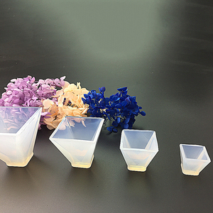 แม่พิมพ์เรซิ่นซิลิโคนรูปสามเหลี่ยมทรงพีระมิดแบบ DIY เป็นมิตรกับสิ่งแวดล้อม สำหรับงานเรซิ่นอีพ็อกซี่ พร้อมถุง OPP - Product Image 6