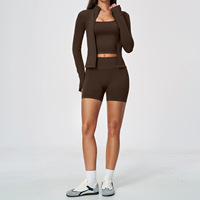 Ensemble de yoga sans couture couleur unie – Débardeur dos en I et short moulant – Ensemble d'entraînement trois pièces anti-humidité