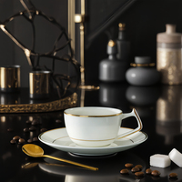 Service à thé et soucoupes haut de gamme en gros, tasses à cappuccino en porcelaine fine de 140 ml avec bordure dorée