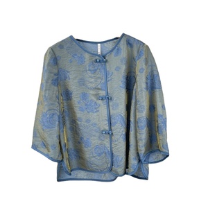 Autentica Camicetta in <span class=keywords><strong>Raso</strong></span> Intrecciato Stile Cinese, Casual e Comoda, con Decorazione a Bottoni e Logo Frontale Semplice, per Feste, Autunno 2025 - Product Image 4